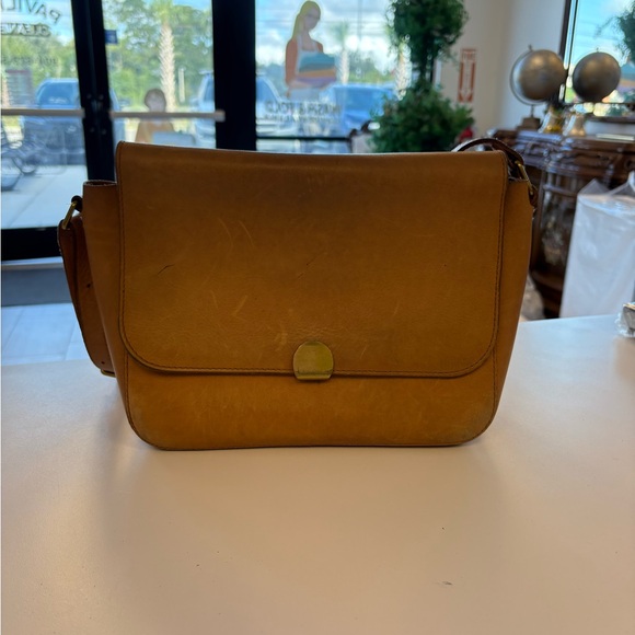 Madewell Handbags - Madewell Tan Distressed Leather Crossbody Bag